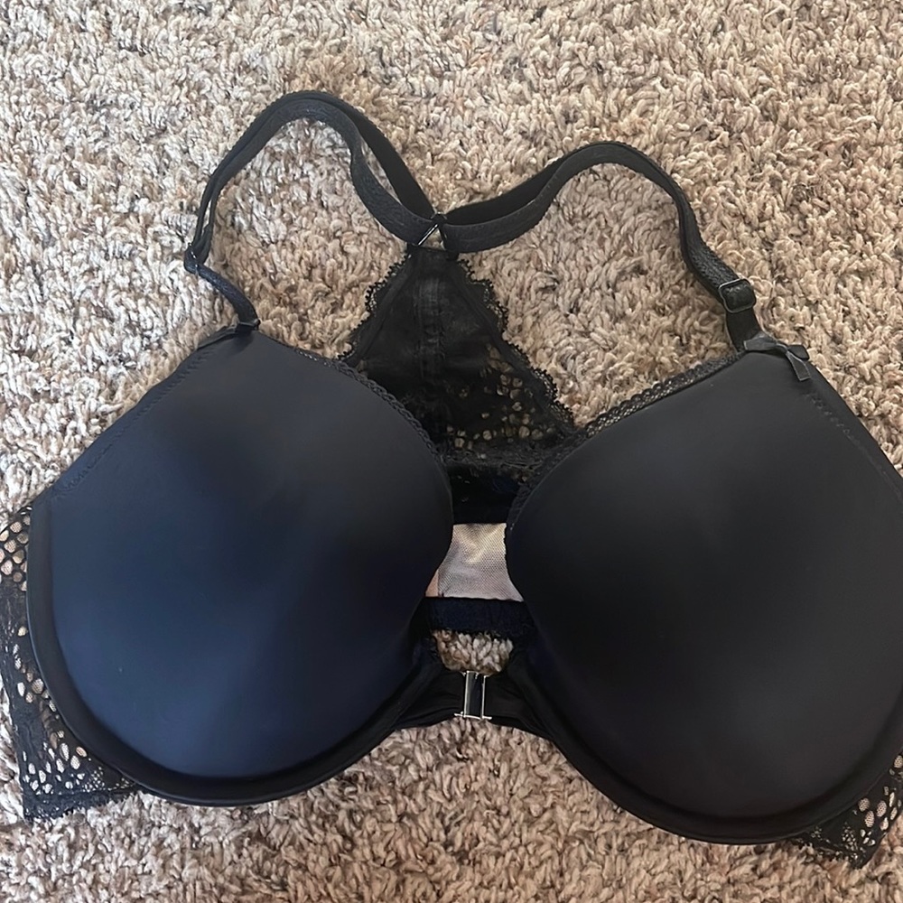Women’s black Monroe bra NWOT.  Size 34DD